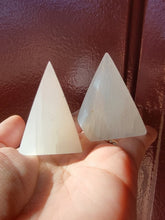 Load image into Gallery viewer, Selenite Pyramid