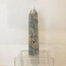 Load image into Gallery viewer, Caribbean Calcite Cut Base Point