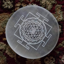 Load image into Gallery viewer, Selenite Rounds