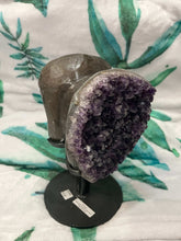 Load image into Gallery viewer, Amethyst Geode Spinner
