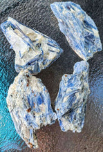 Load image into Gallery viewer, Blue Kyanite Specimen
