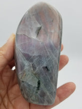 Load image into Gallery viewer, Lavender Tone Labradorite Form
