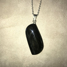 Load image into Gallery viewer, Velvet Obsidian Necklace Leaf
