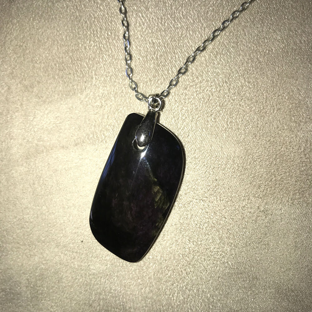 Velvet Obsidian Necklace Leaf